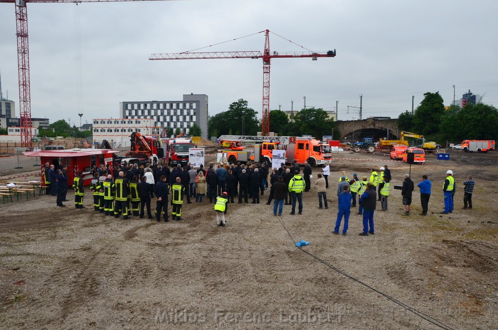 Erster Spatenstich Neues Feuerwehrzentrum Koeln Kalk Gummersbacherstr P092.JPG - Miklos Laubert